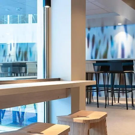 オセアニア パリ ポルト ドゥ ヴェルサイユ 4* イシー＝レ＝ムリノー