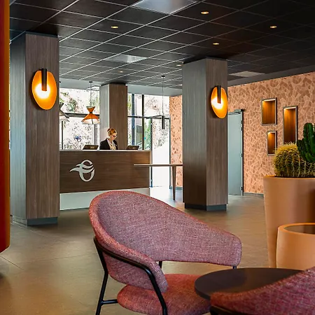 オセアニア パリ ポルト ドゥ ヴェルサイユ イシー＝レ＝ムリノー