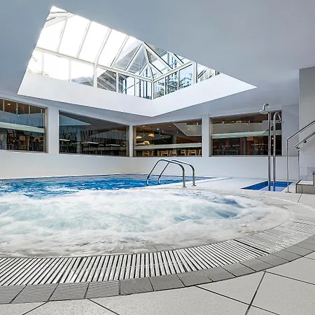 オセアニア パリ ポルト ドゥ ヴェルサイユ ホテル 4*