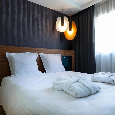 オセアニア パリ ポルト ドゥ ヴェルサイユ 4*