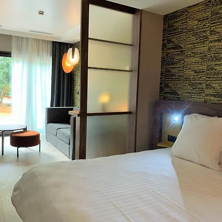 オセアニア パリ ポルト ドゥ ヴェルサイユ ホテル