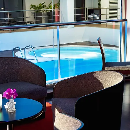 オセアニア パリ ポルト ドゥ ヴェルサイユ ホテル 4*