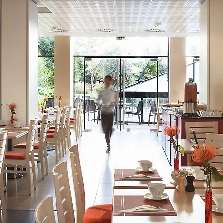 大洋洲巴黎凡尔赛门酒店 酒店