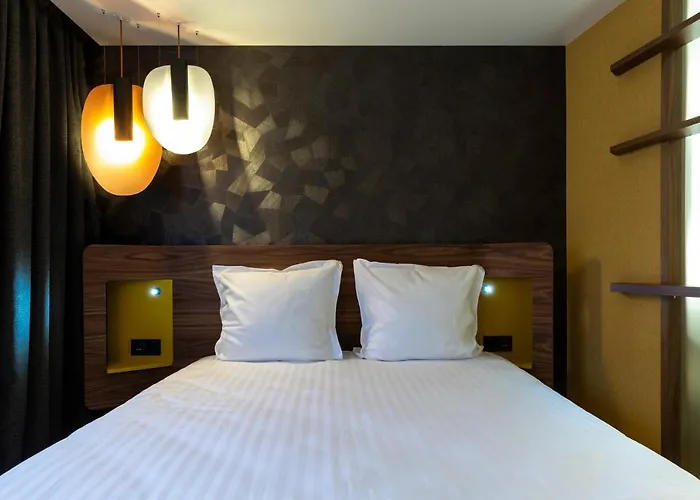 호텔 오세아니아 파리 포르트 드 베르사유 이씨레물리노