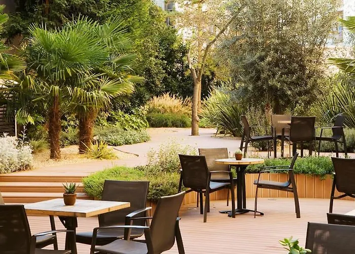 오세아니아 파리 포르트 드 베르사유 호텔 이씨레물리노