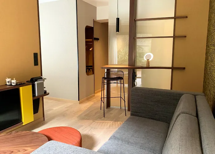 오세아니아 파리 포르트 드 베르사유 호텔 이씨레물리노