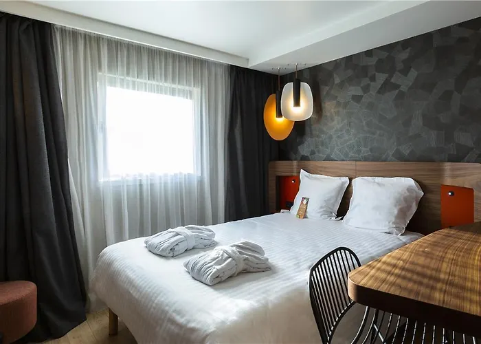 호텔 오세아니아 파리 포르트 드 베르사유 이씨레물리노