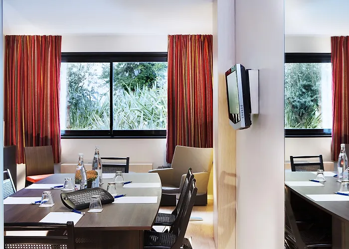 오세아니아 파리 포르트 드 베르사유 호텔 4*