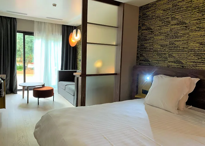 호텔 오세아니아 파리 포르트 드 베르사유 이씨레물리노